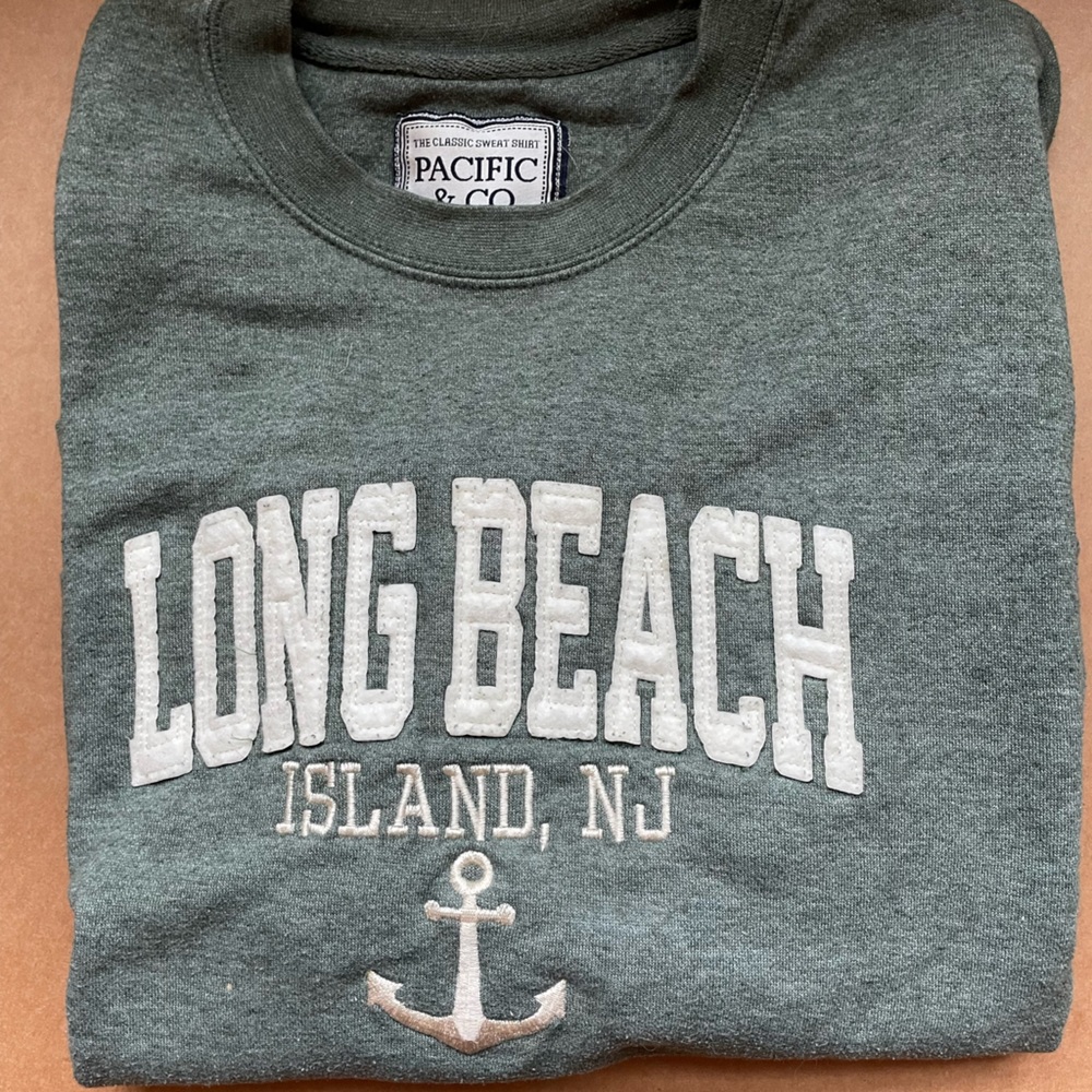 Long Beach Island Women’s Crewneck Size Medium Washed Green Color